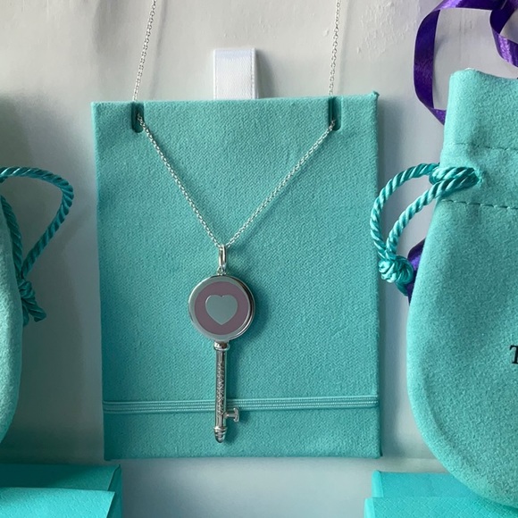 💜 TIFFANY & CO. LAVENDER HEART KEY NECKLACE 💜 - Picture 5 of 16